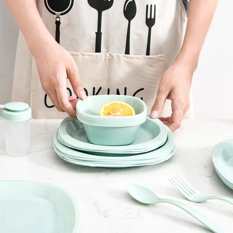 Set di stoviglie in plastica p - Camping Cooking Dining Set recensione e prezzo